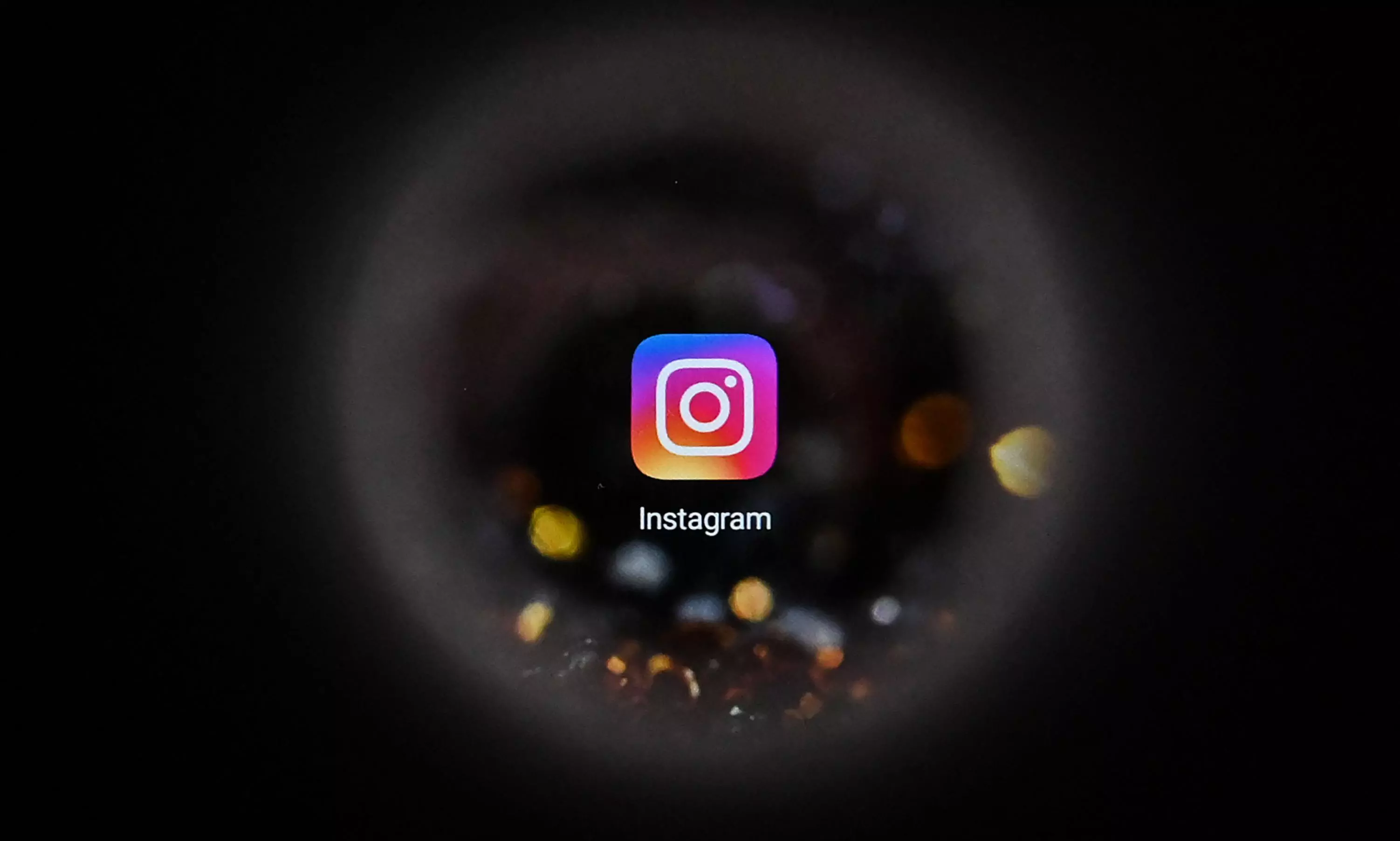 Instagram Tests Unskippable Ad Break Feature