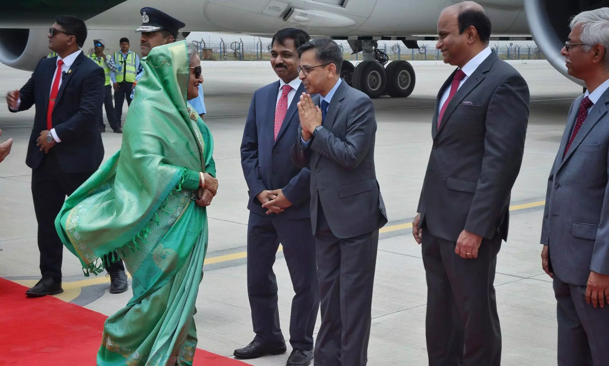 Leaders in India neighbourhood arrive for Modi swearing-in ceremony