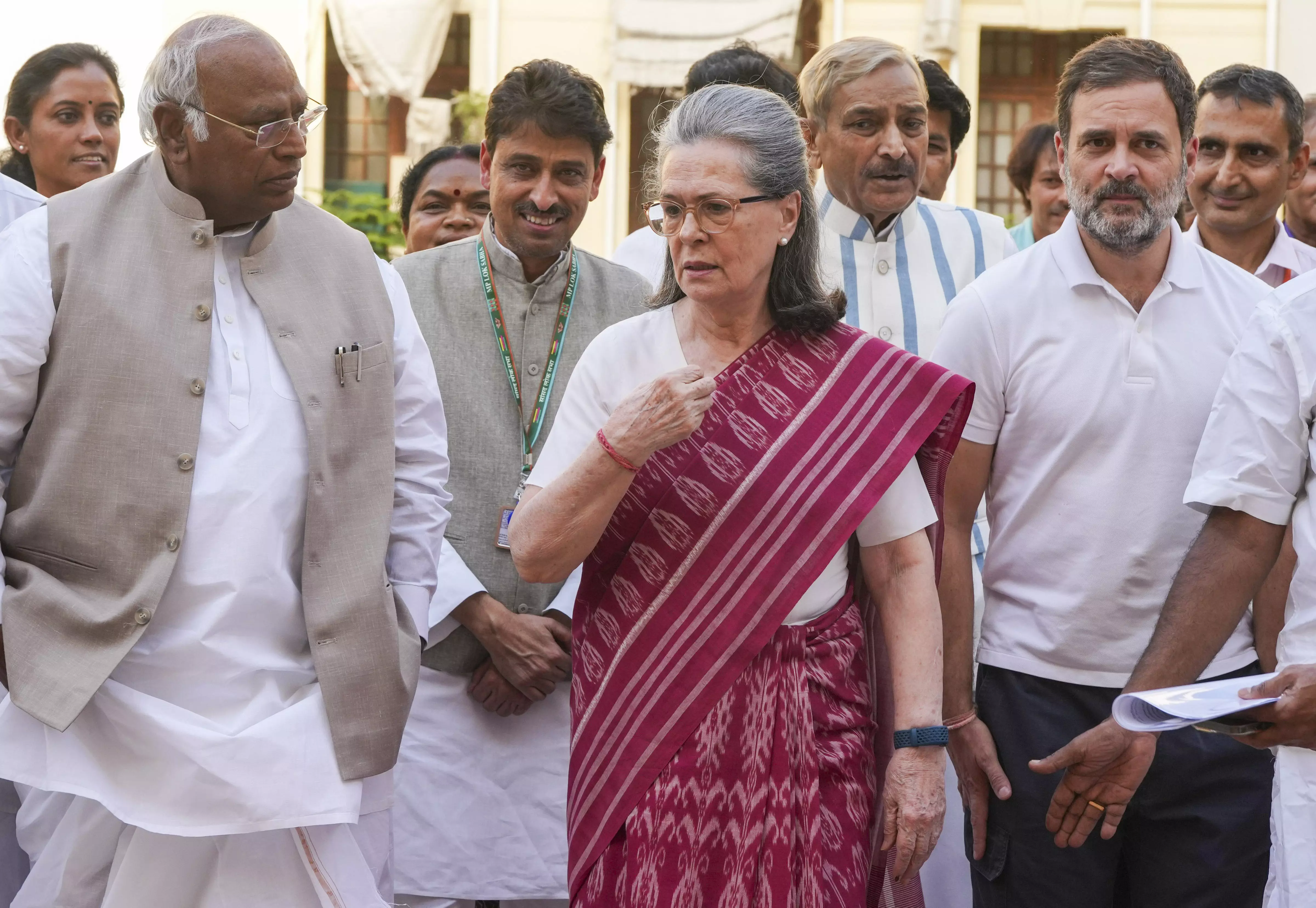 CWC Urges Rahul to Take Over as LoP in Parliament, Sonia Re-elected CPP