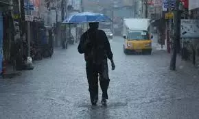 Heavy rain alert issued for Mumbai, 5 districts in Maharashtra