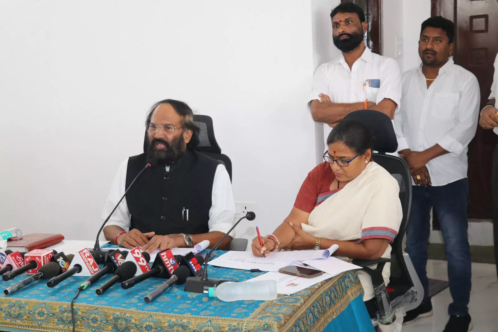 Uttam Kumar Reddy Reviews Huzurnagar, Kodad Projects After 70-Day Break