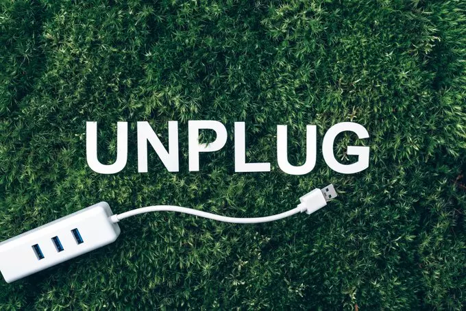 Unplugging to Recharge: The Importance of a Digital Detox in Our Information Age