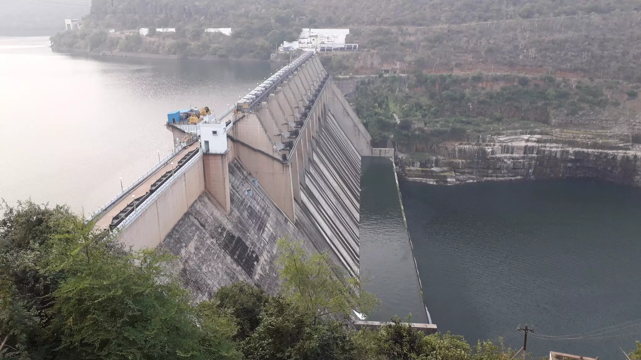 Srisailam Reservoir Receives Significant Inflow, Holds 33.71 TMC Ft of Water