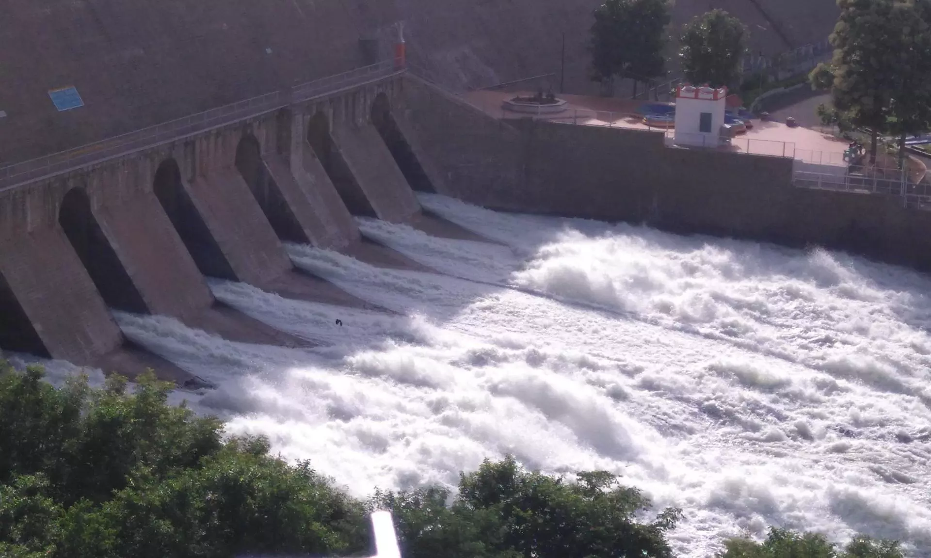 Flow of Mettur water to Chennai reduced