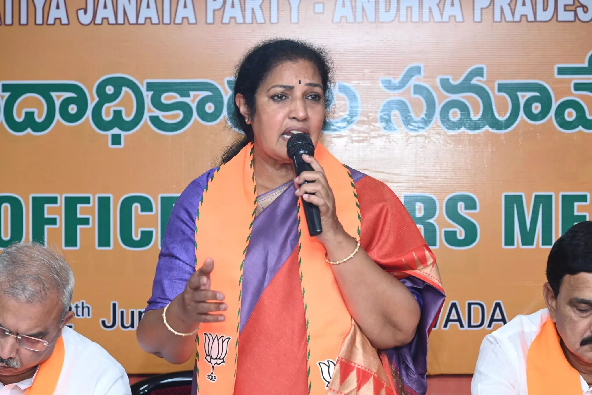 Purandeswari says huge mandate is for developing AP