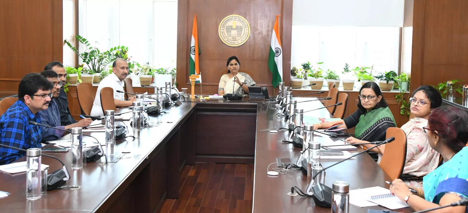 Telangana CS holds Review Meeting on Establishing Mahila Shakti Canteen Services