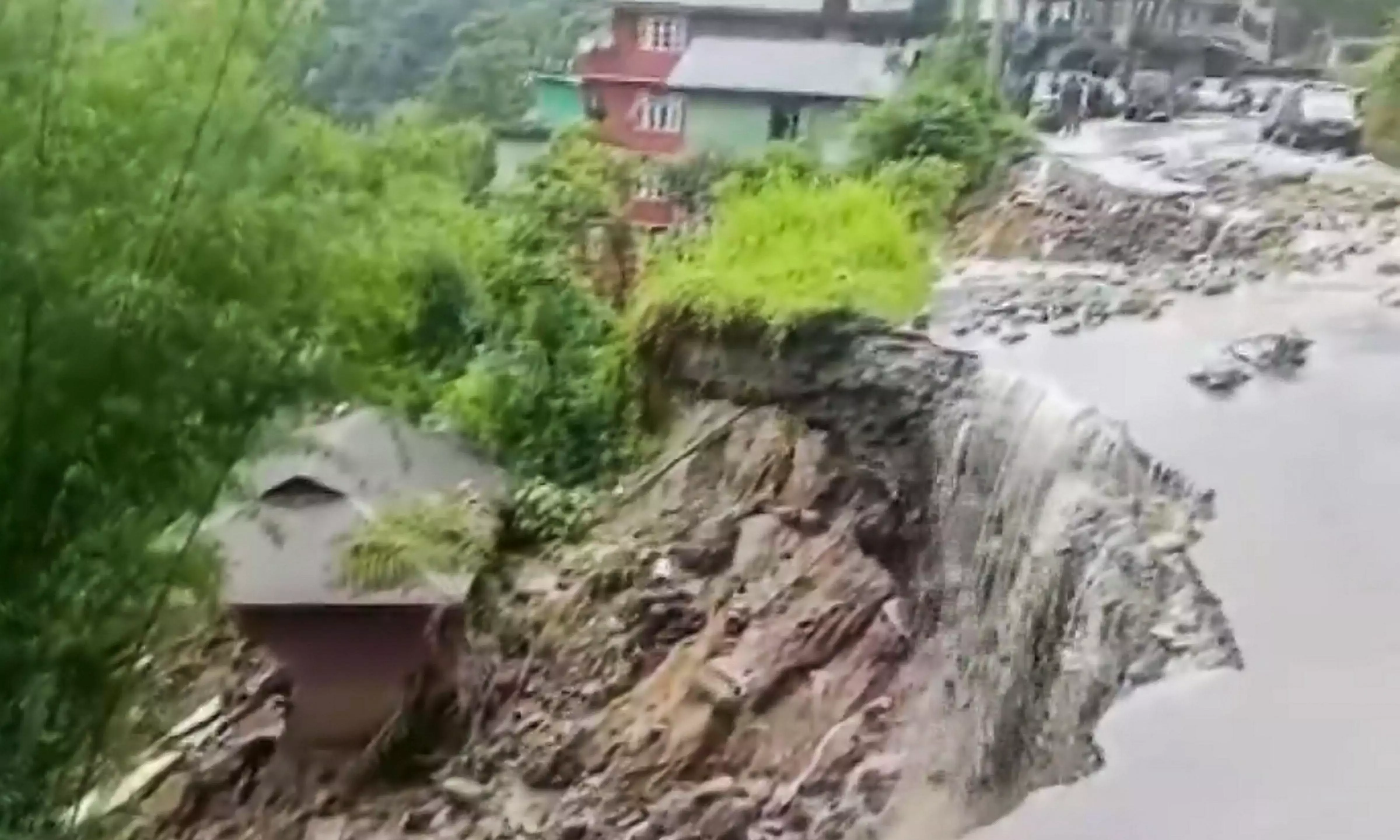 Six dead, 1,500 tourists stranded as landslides, rain wreak havoc in Sikkim