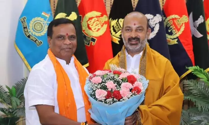 Nizamabad Urban MLA Meets Union Minister Bandi