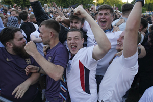 Jude Bellinghams goal secures England a 1-0 win against Serbia at Euro 2024 after fans clash