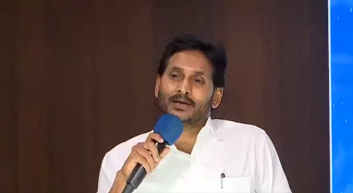 680 notices served against YSRCP social media activists, says Jagan