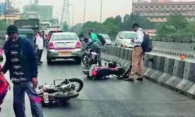 Donot Brake Suddenly on Wet Roads: Cops