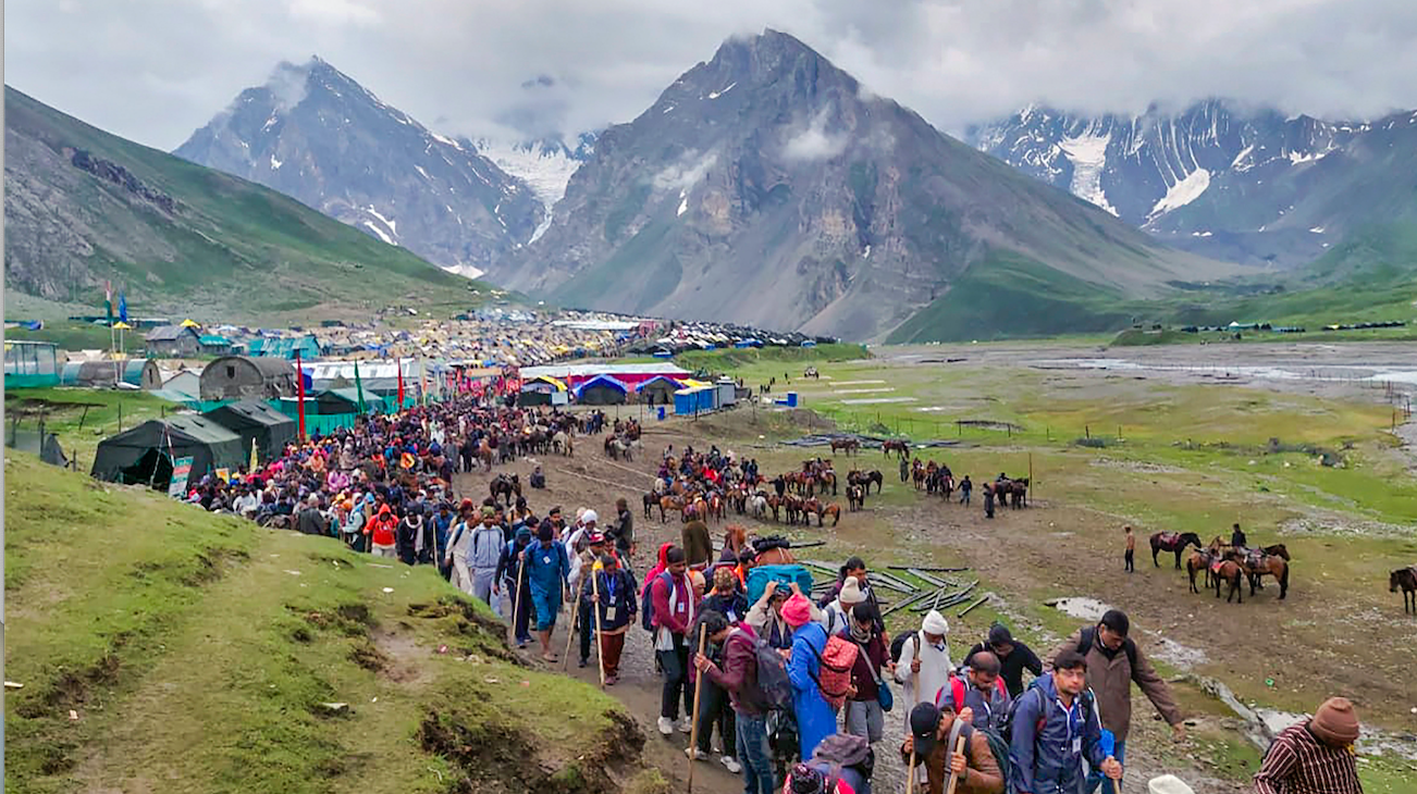 Amid tight security, first batch of Amarnath yatra to leave Jammu on Friday