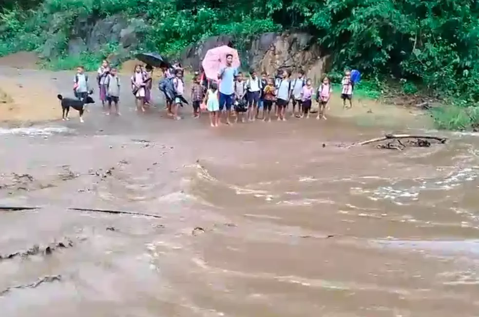 Visakhapatnam: Overflowing stream disrupts tribal kids’ schooling