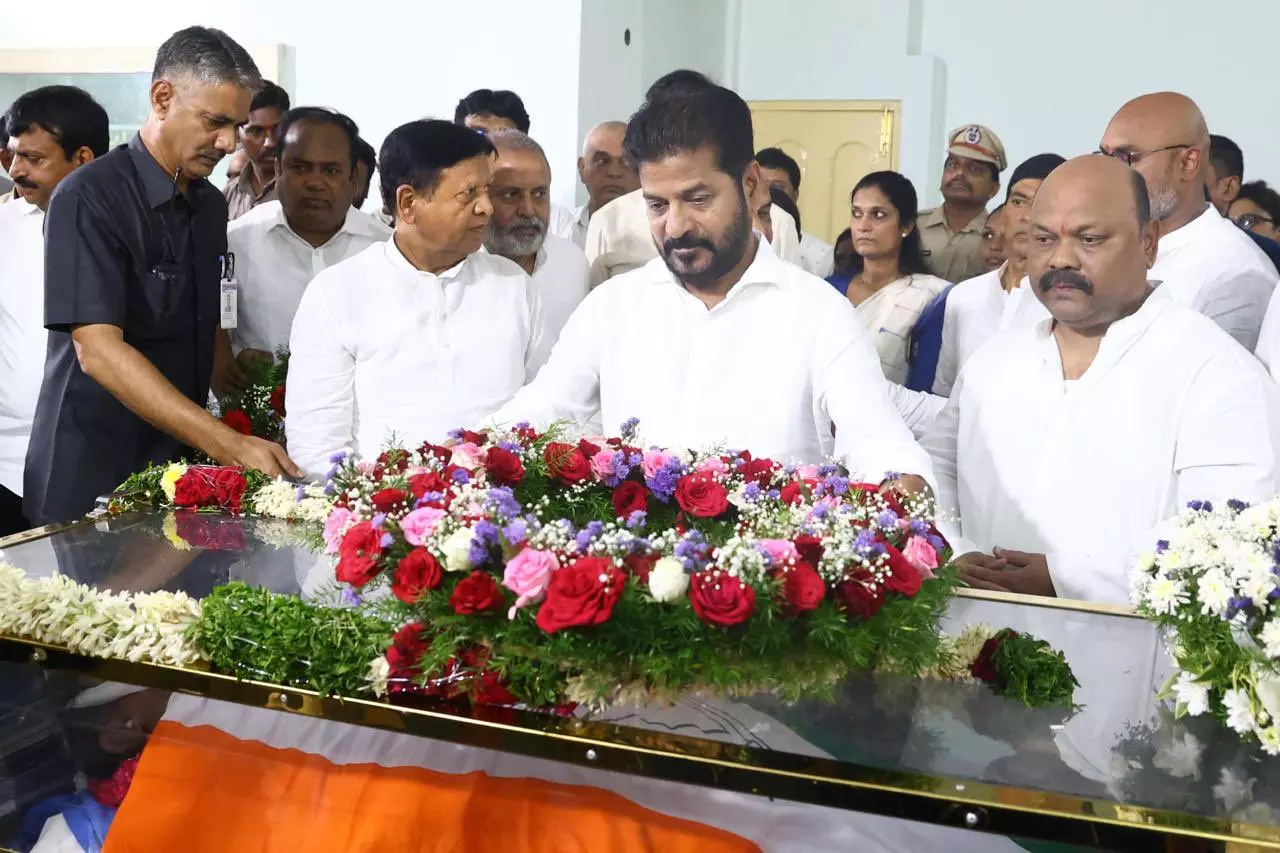 CM Revanth Pays Last Respects to D Srinivas