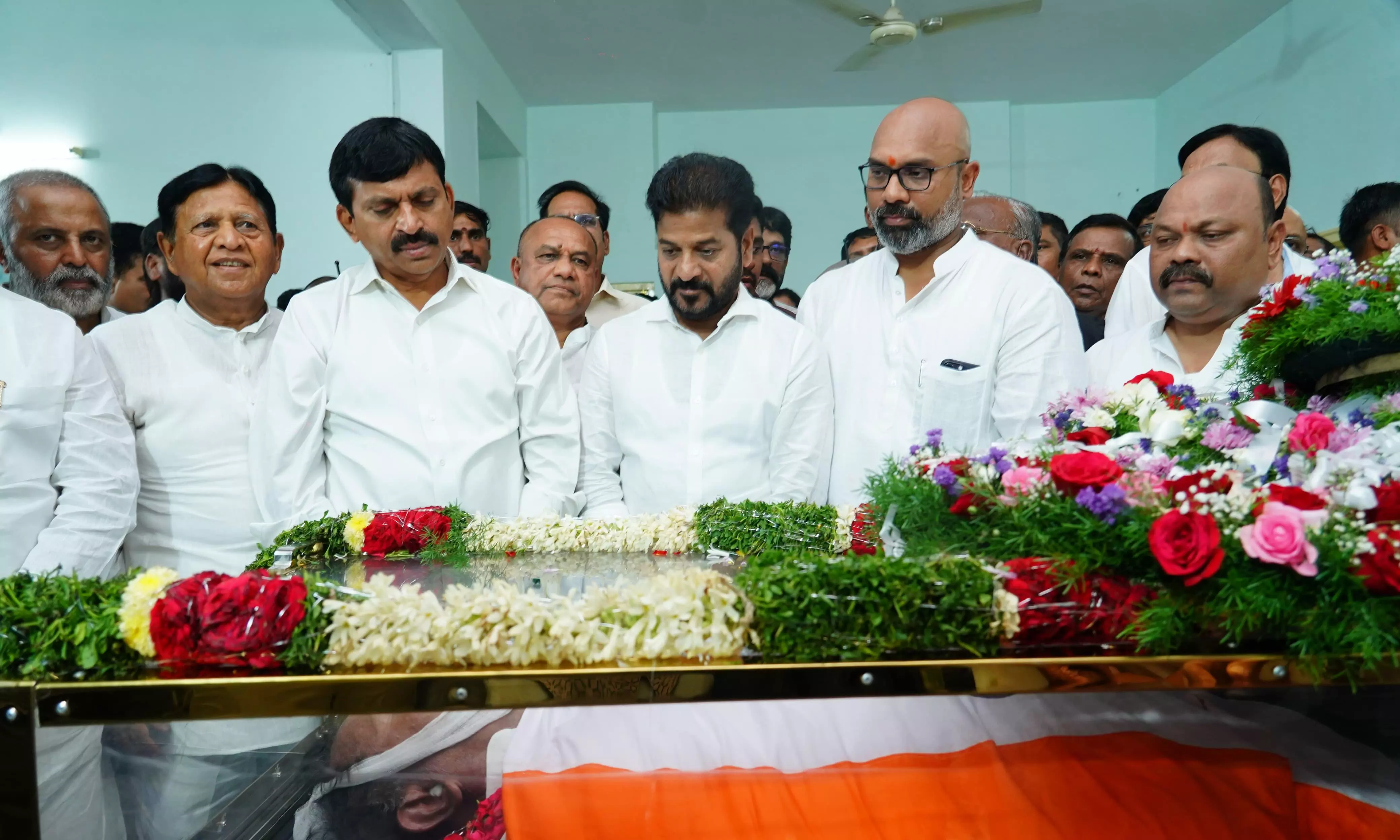 D. Srinivas Accorded State Funeral, People / Leaders Pay Last Respect