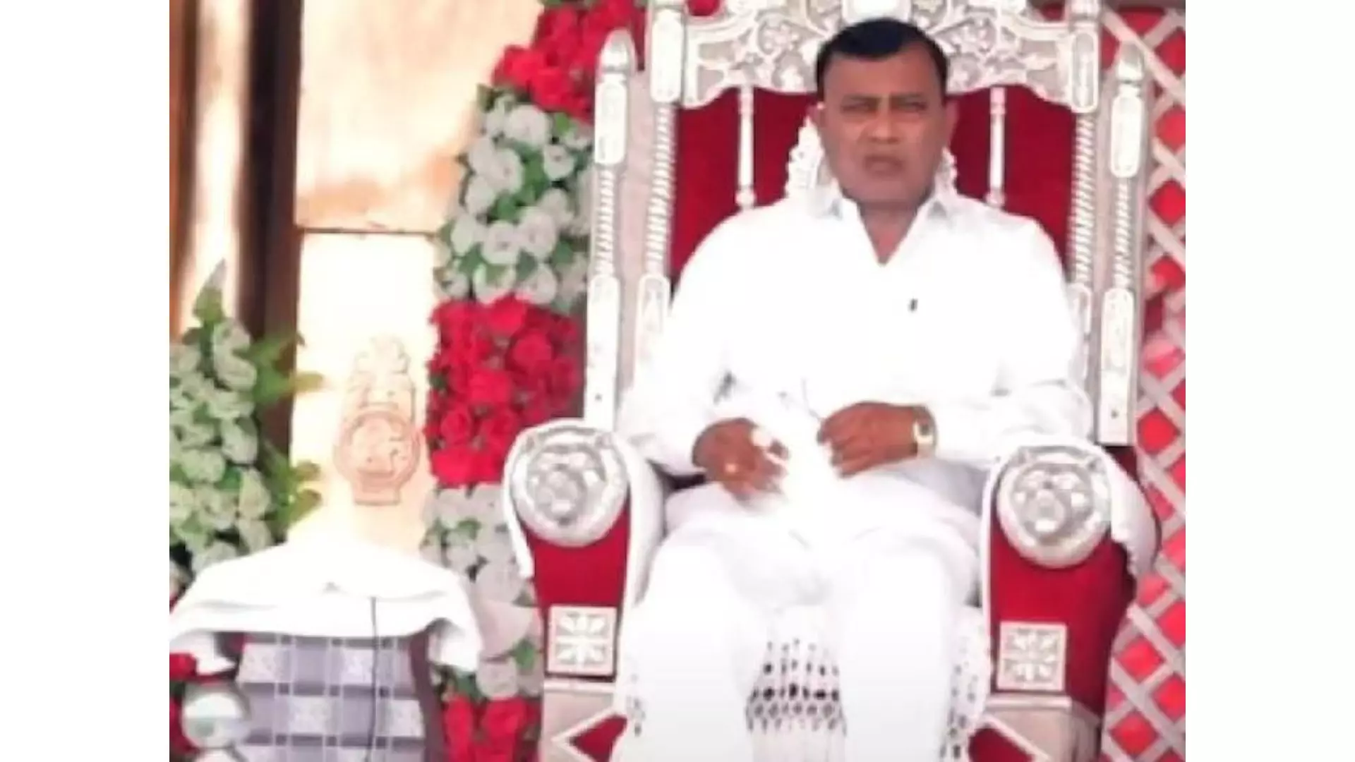 Controversial preacher Bhole Baba equated himself to God, has biggest ashram in Mainpur