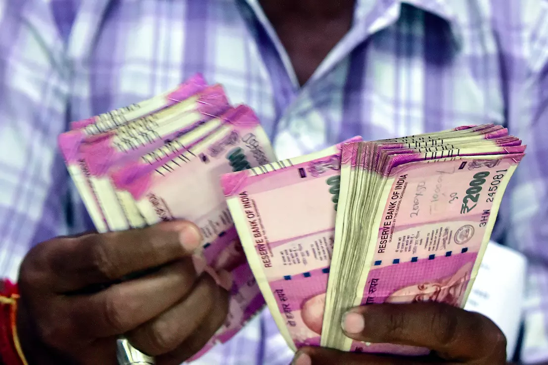 Telangana: Tahsildar Caught Accepting Bribe in Wanaparthy District