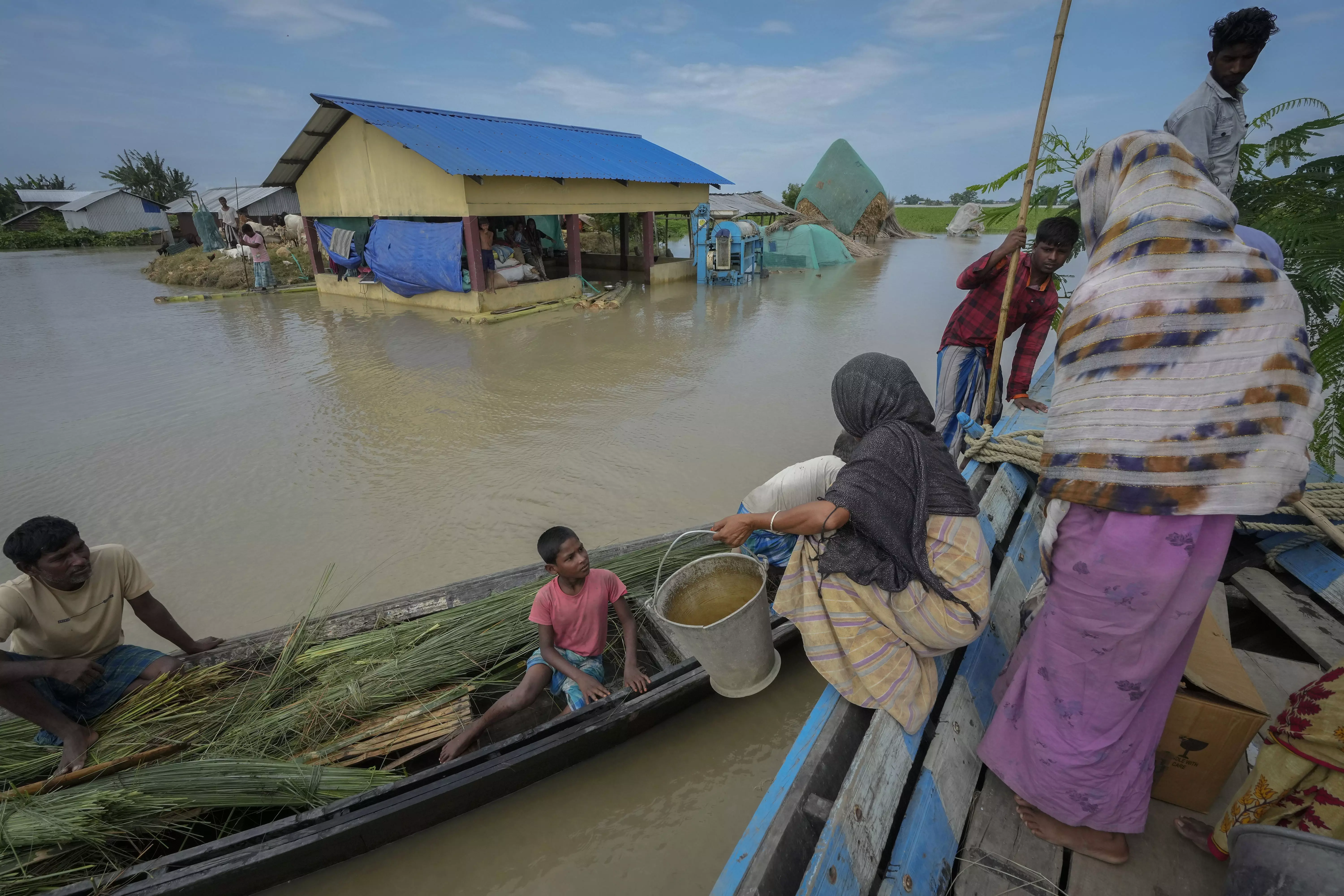 Assam flood situation deteriorates, 16.50 lakh people affected in 29 districts