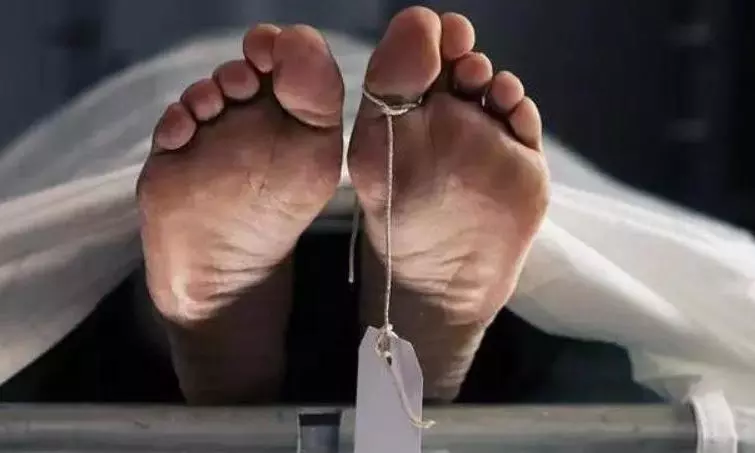 25-Year-Old Woman Found Dead in Petbasheerabad, Suspected Suicide