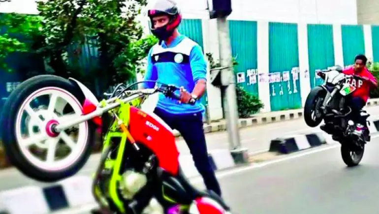 Andhra Pradesh: Bike Racing in Visakhapatnam Poses Serious Risk to Citizens