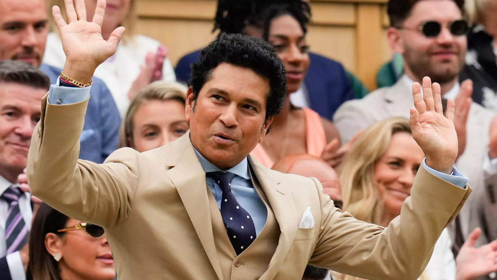 Sachin Tendulkar Receives Standing Ovation at Wimbledon