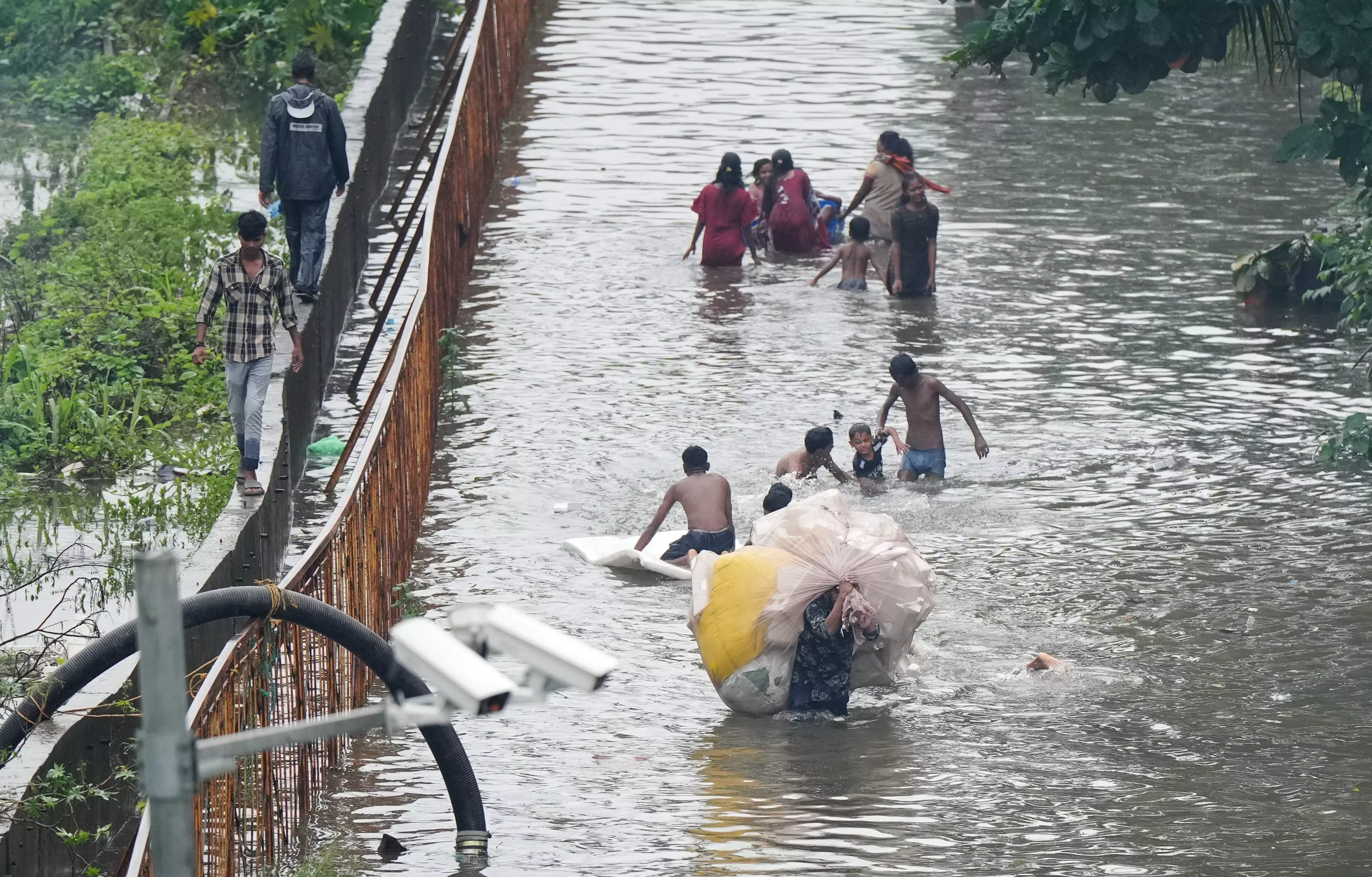 Heavy rain cripples Mumbai, IMD issues alert for Tuesday as well