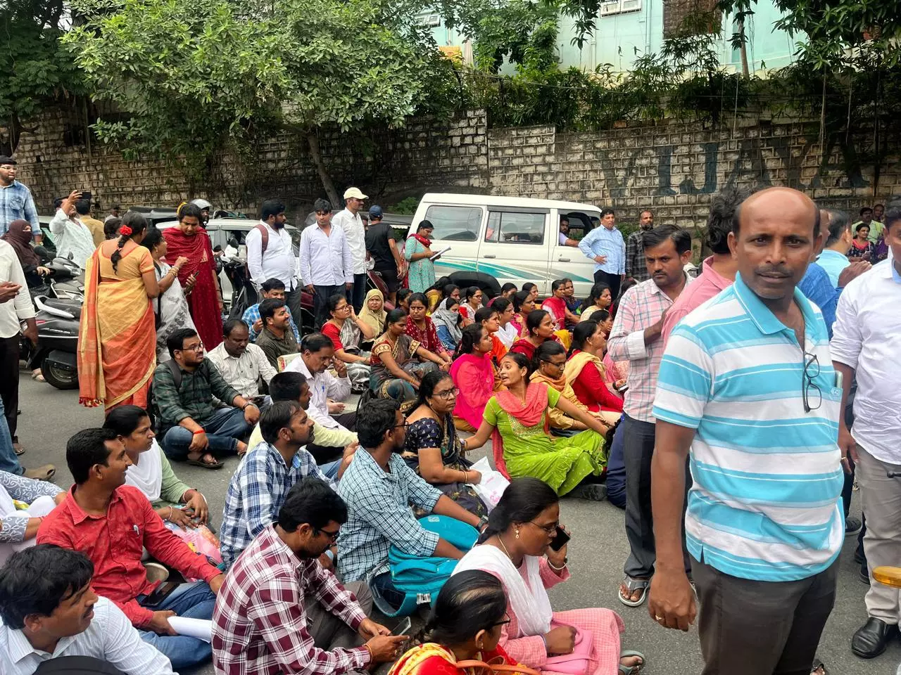 Hyderabad: Teachers protest against overnight transfers