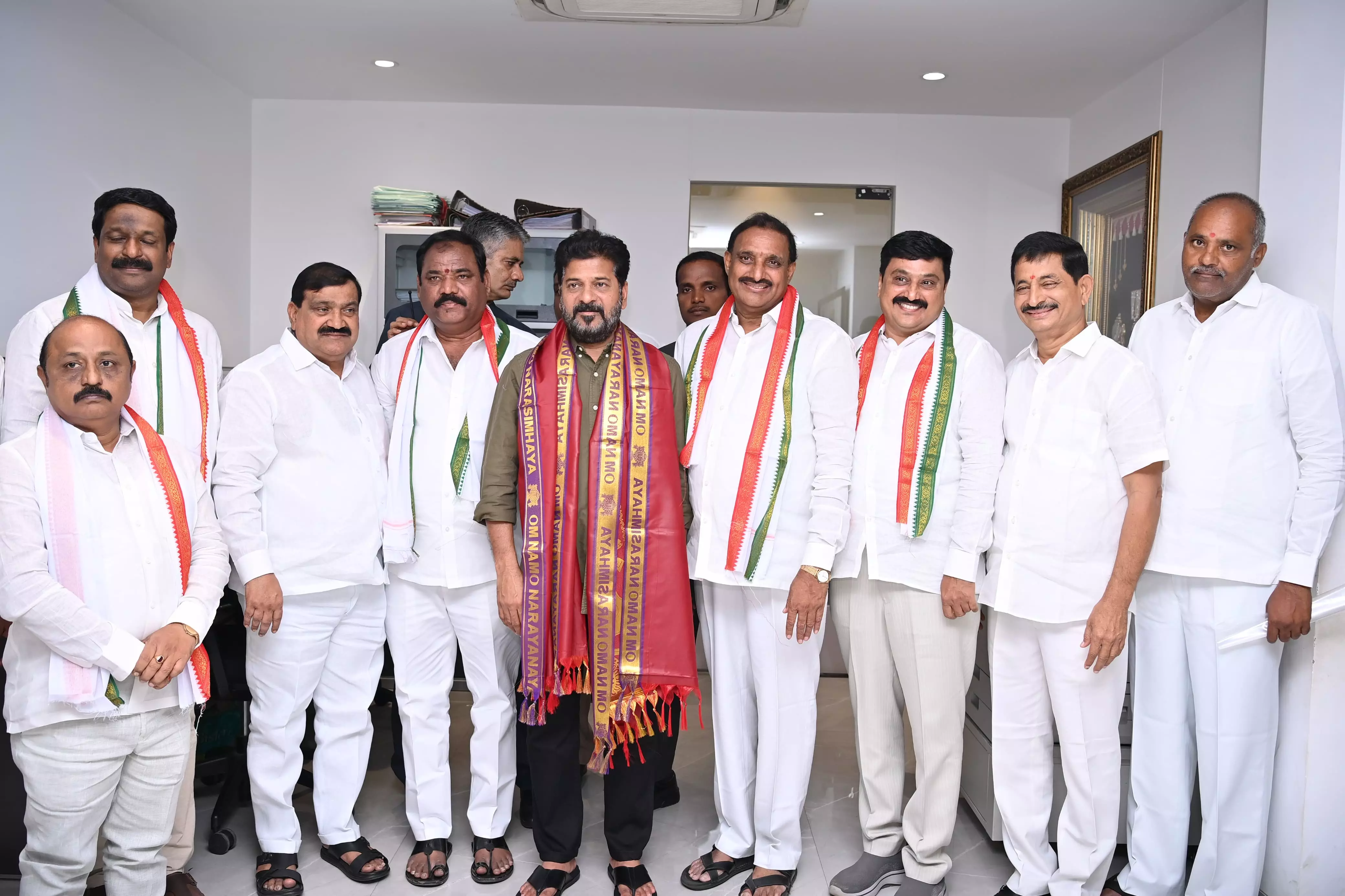 Another BRS MLA Arekapudi Gandhi Joins Congress