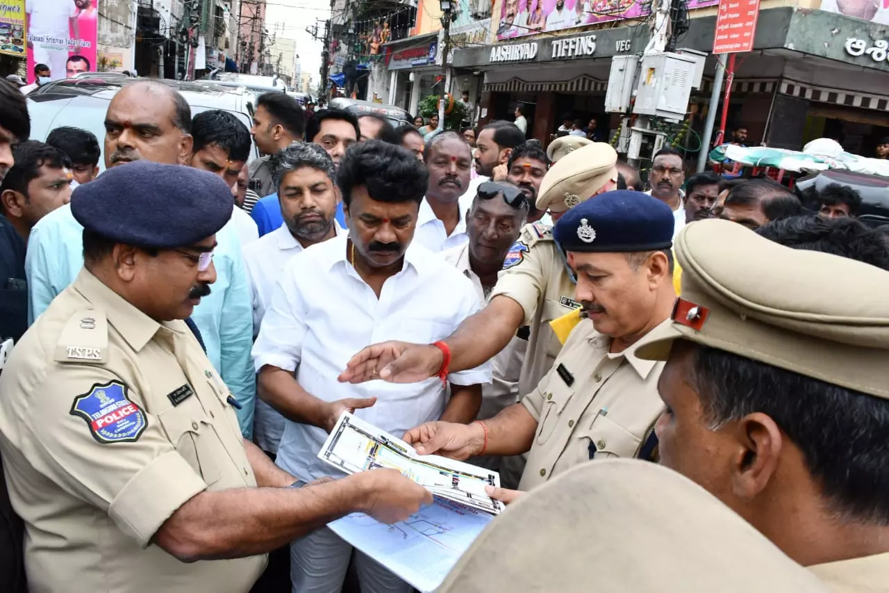 Hyderabad: Talasani Reviews Bonalu Preparations