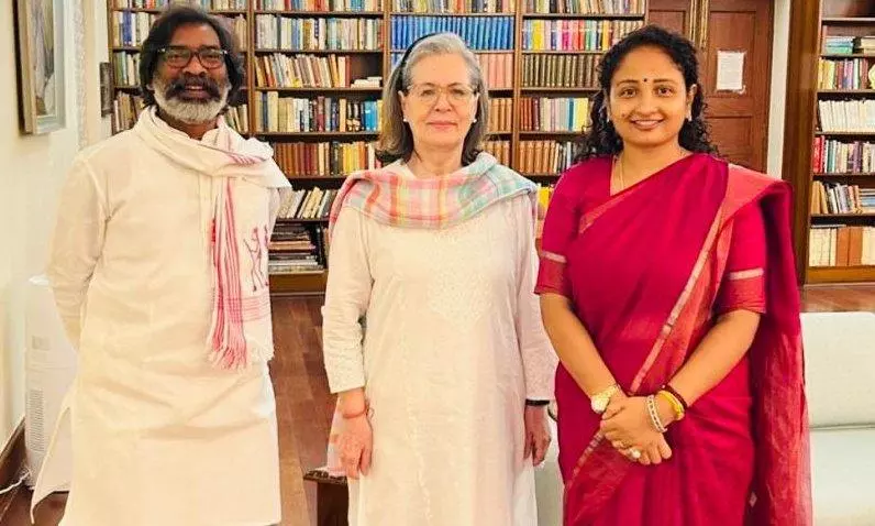 Hemant Soren, Wife Meet Sonia Gandhi and Sunita Kejriwal