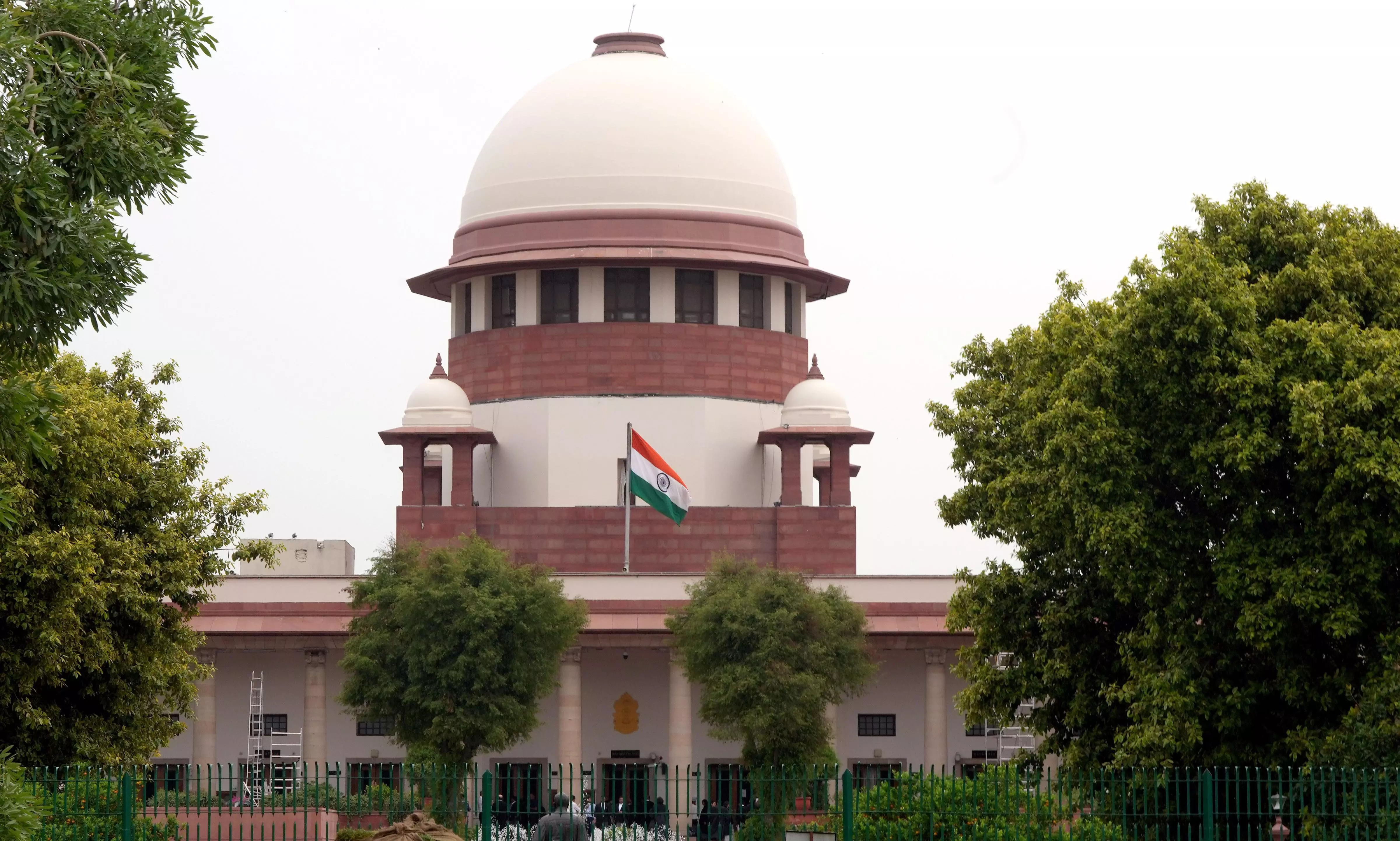 Kolkata case: SC takes suo motu case