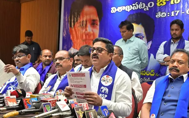 Outside politicians destroying N. Andhra, says ex-DGP