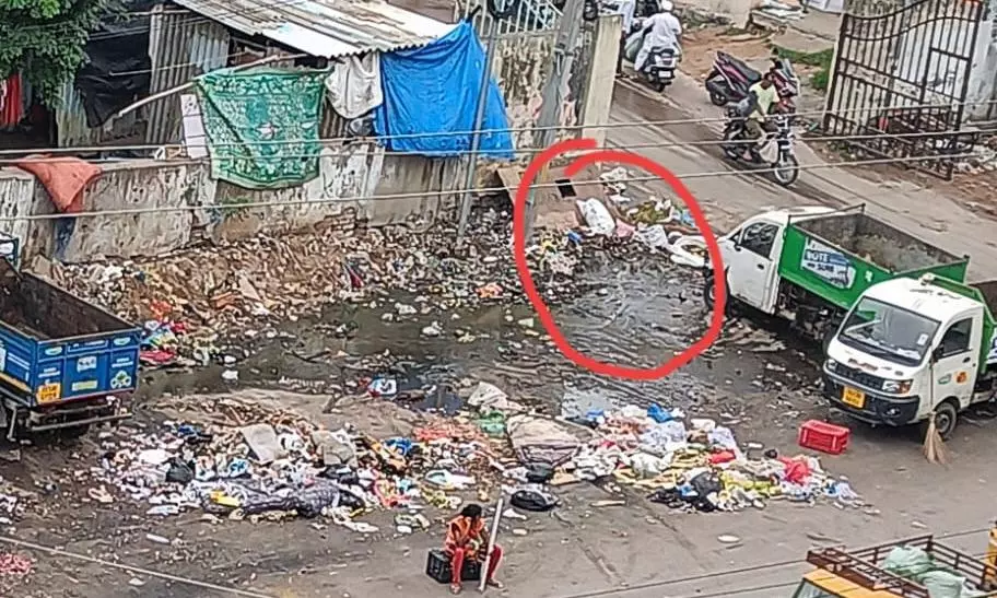 GHMC Catches Driver Dumping Garbage in Gudimalkapur