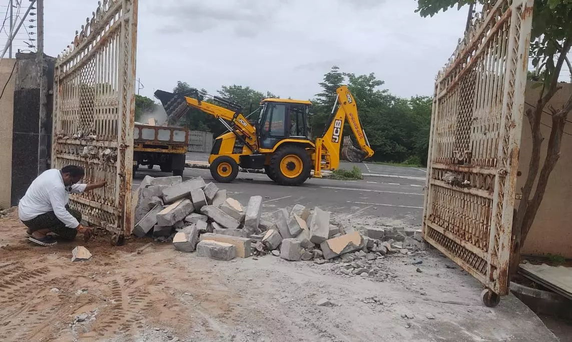 Gate 2 at AP Secretariat Opened for Public