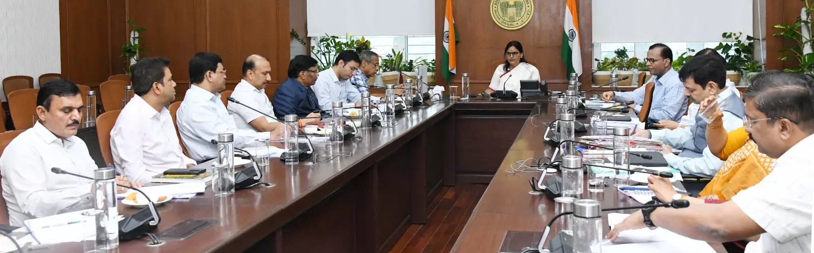 Telangana CS holds meeting with officials in view of budget session from July 23