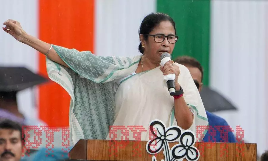 West Bengal: Didi Sparks Controversy With Offer to Shelter Fleeing Bangladeshi Nationals