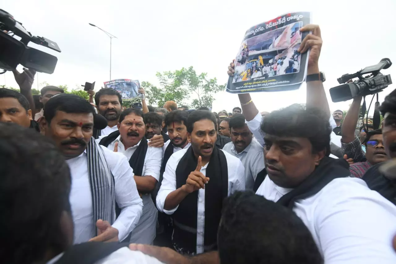 AP assembly session begins amid protests by YSRCP legislators