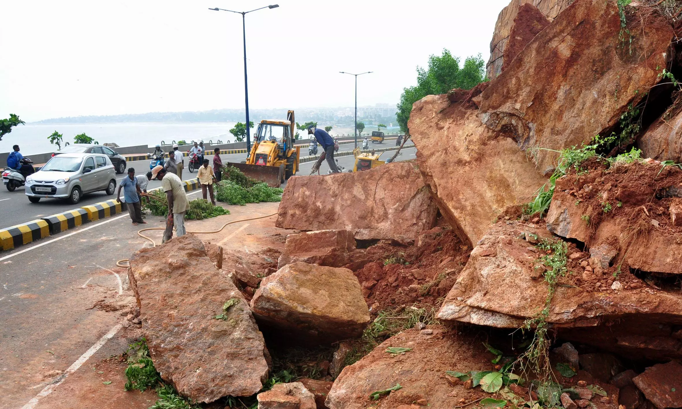 Vizag beach road faces landslide risk: Geologists