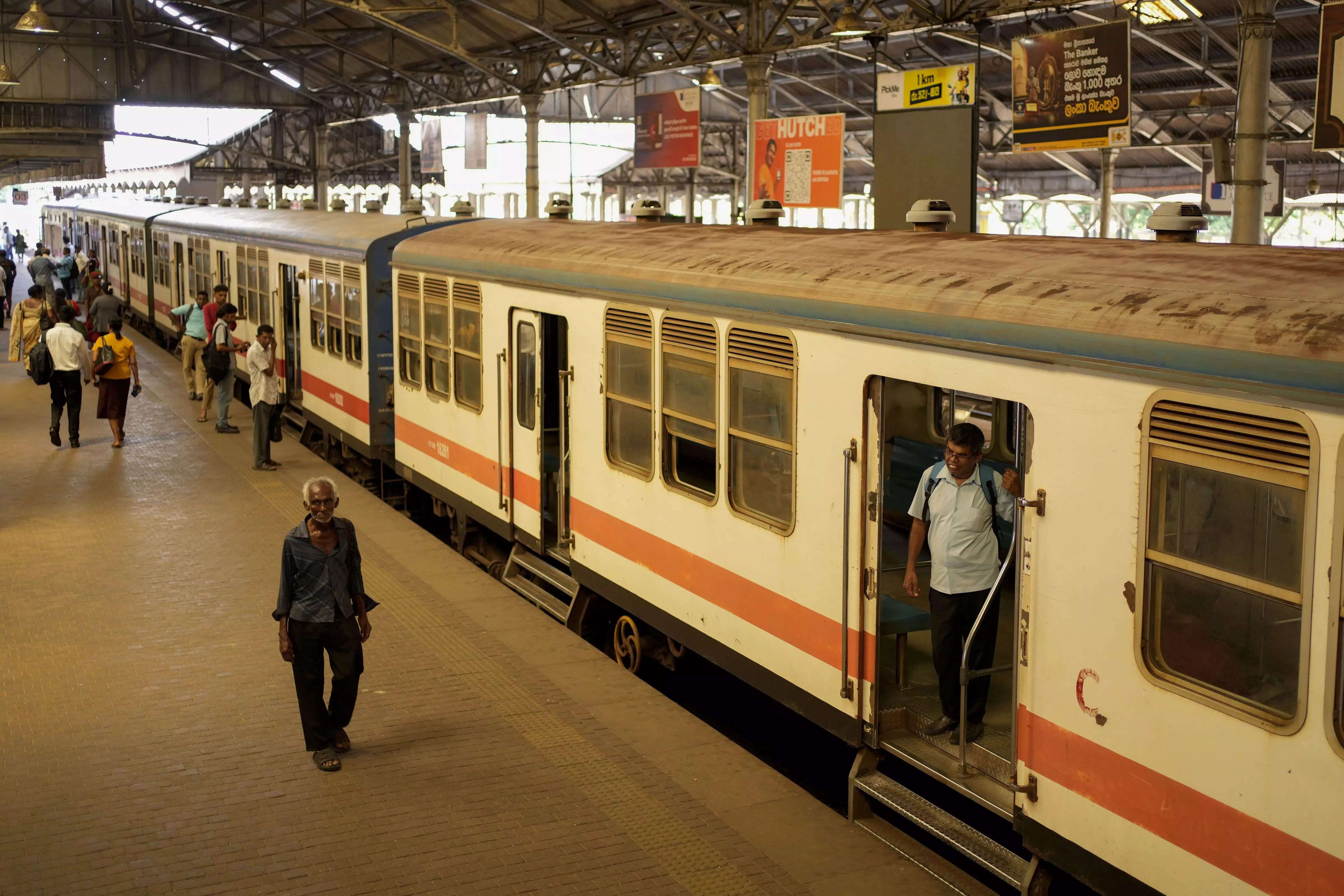 Hyderabad: Man Dies Attempting to Exit Moving Train