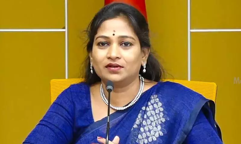 Road mishap: Home minister Anitha escapes unhurt