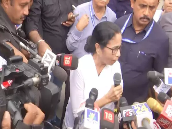 Mamata walks out of NITI Aayog meeting