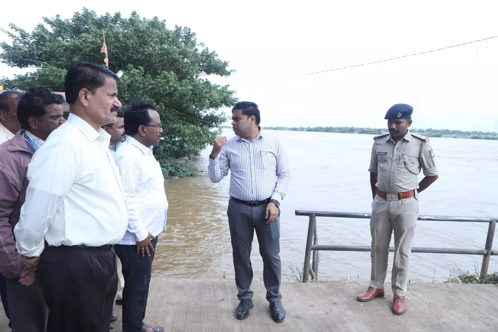 Karnataka: Vijayapura DC Reviews Flood Risk, Ensures Relief Measures in Place