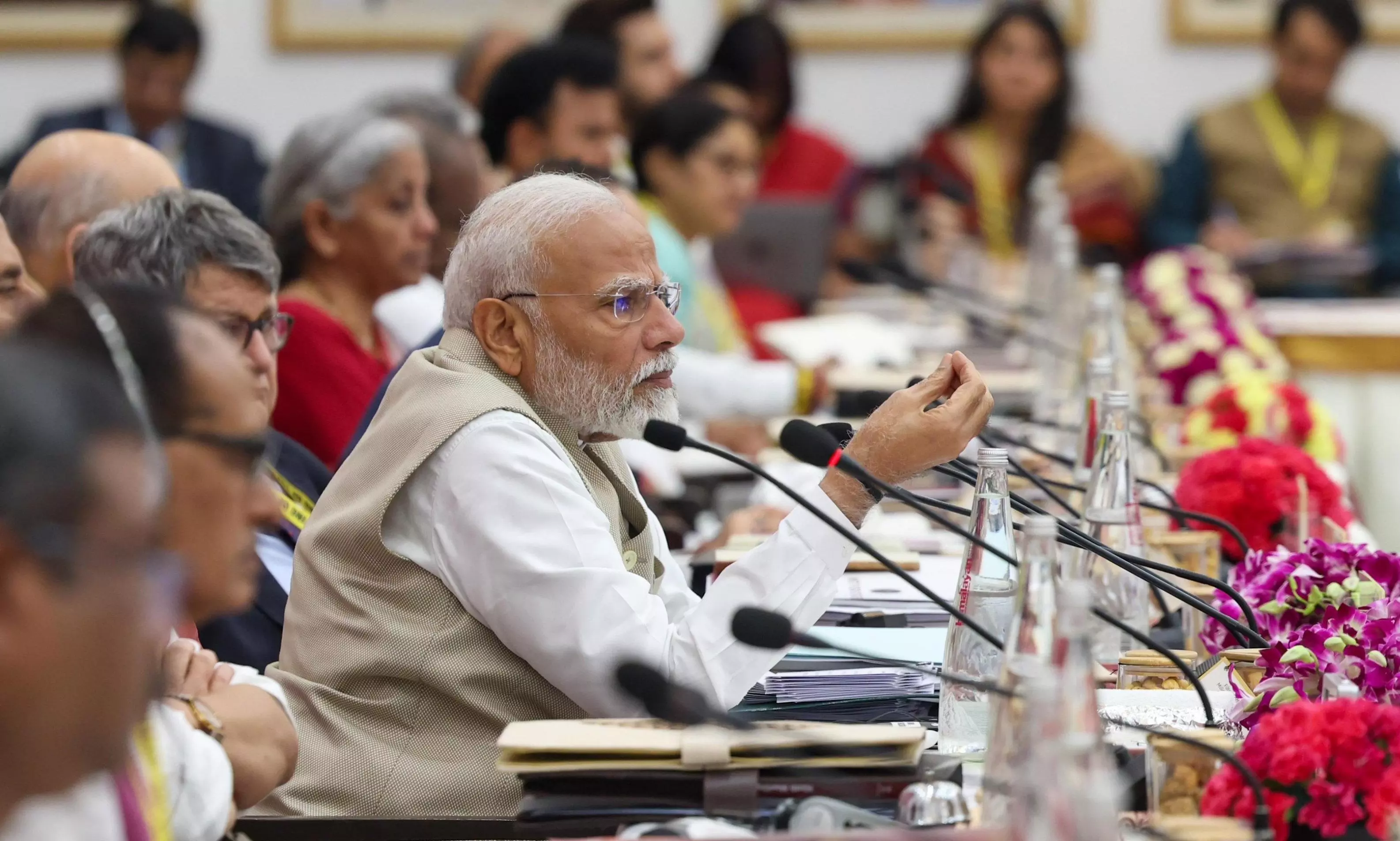 Modi Sets NITI’s Viksit Bharat Goal Sans Opposition