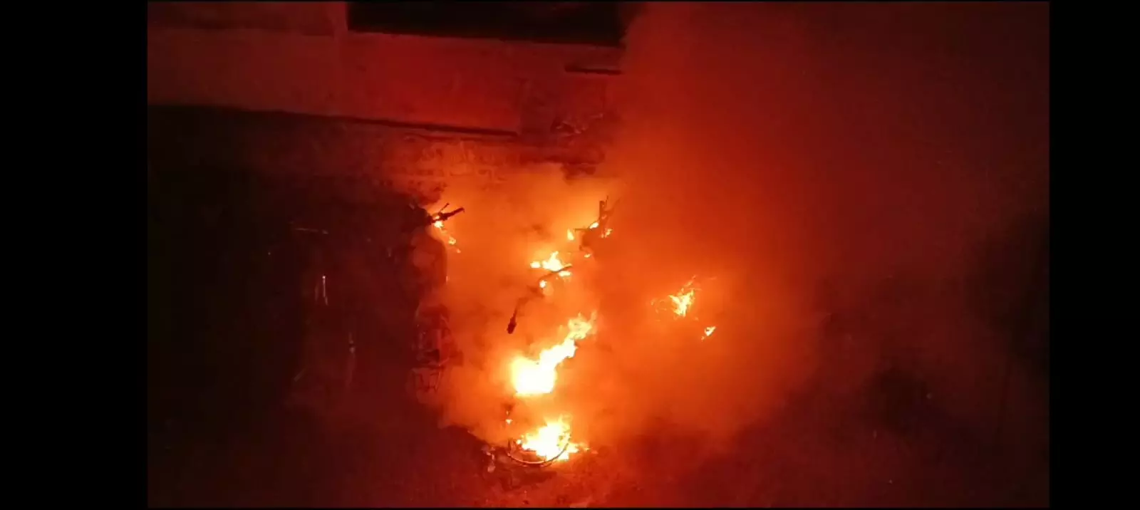 Hyderabad: Two held for setting afire 7 bikes at Abdullapur Mettu