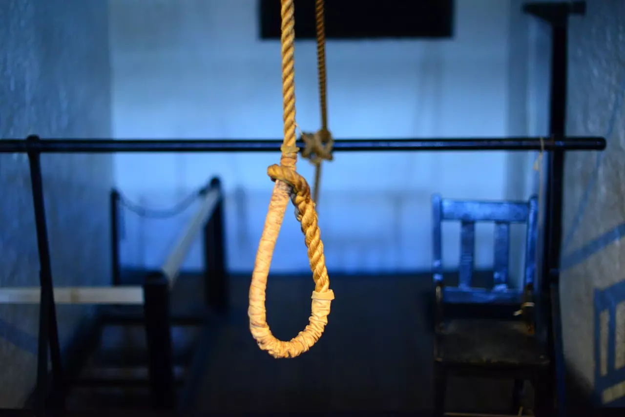 19-year-old student hangs self to death after woman teacher lodges rape complaint against him