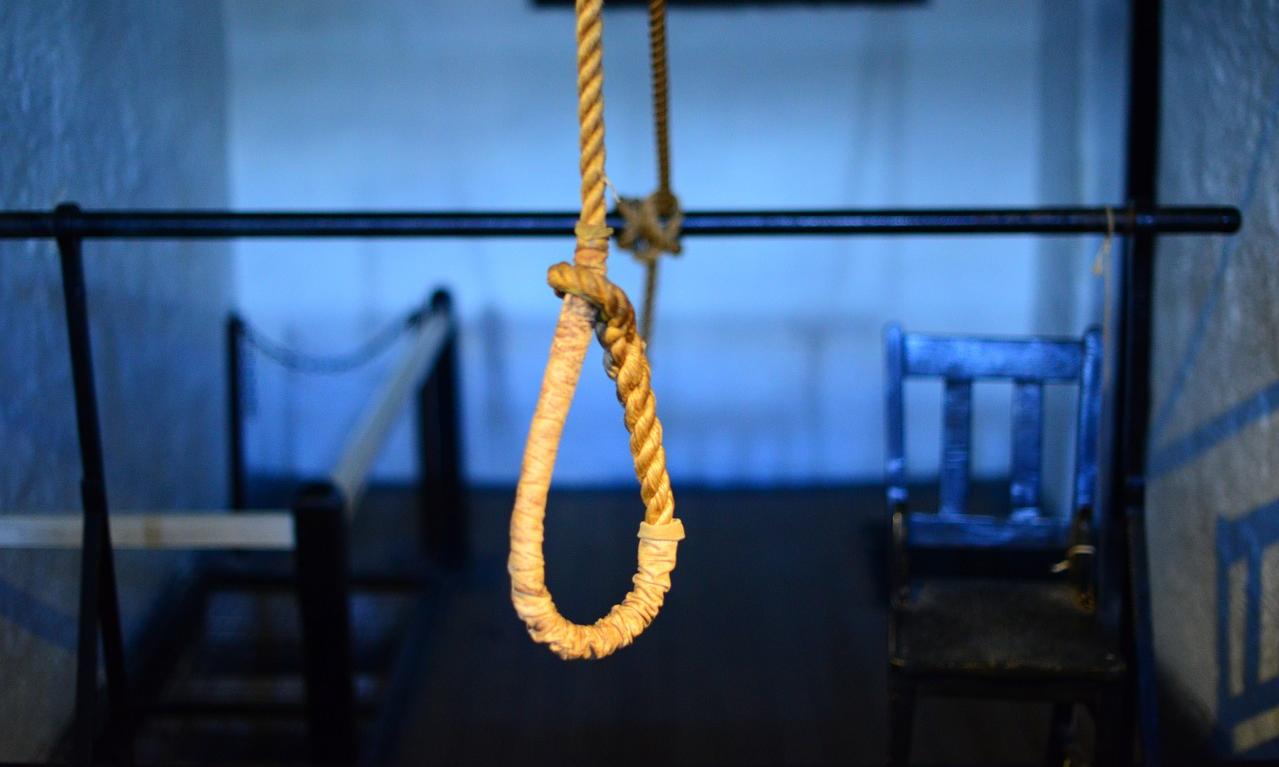 19-yr-old girl student dies by suicide