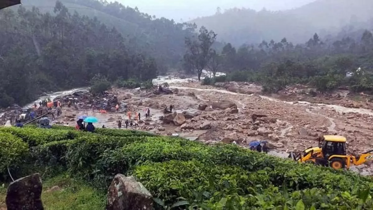 Tremors Deepen Panic in Wayanad Post-Landslide