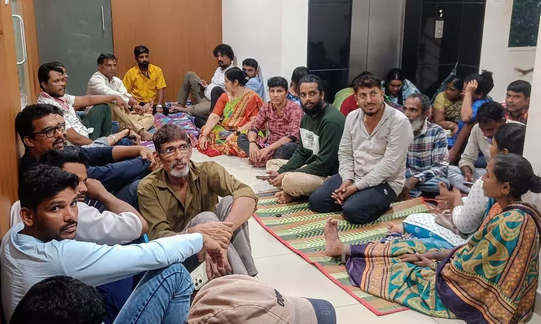 Karnataka: Mangaluru Street Vendors Protest Against Operation Tiger Evictions