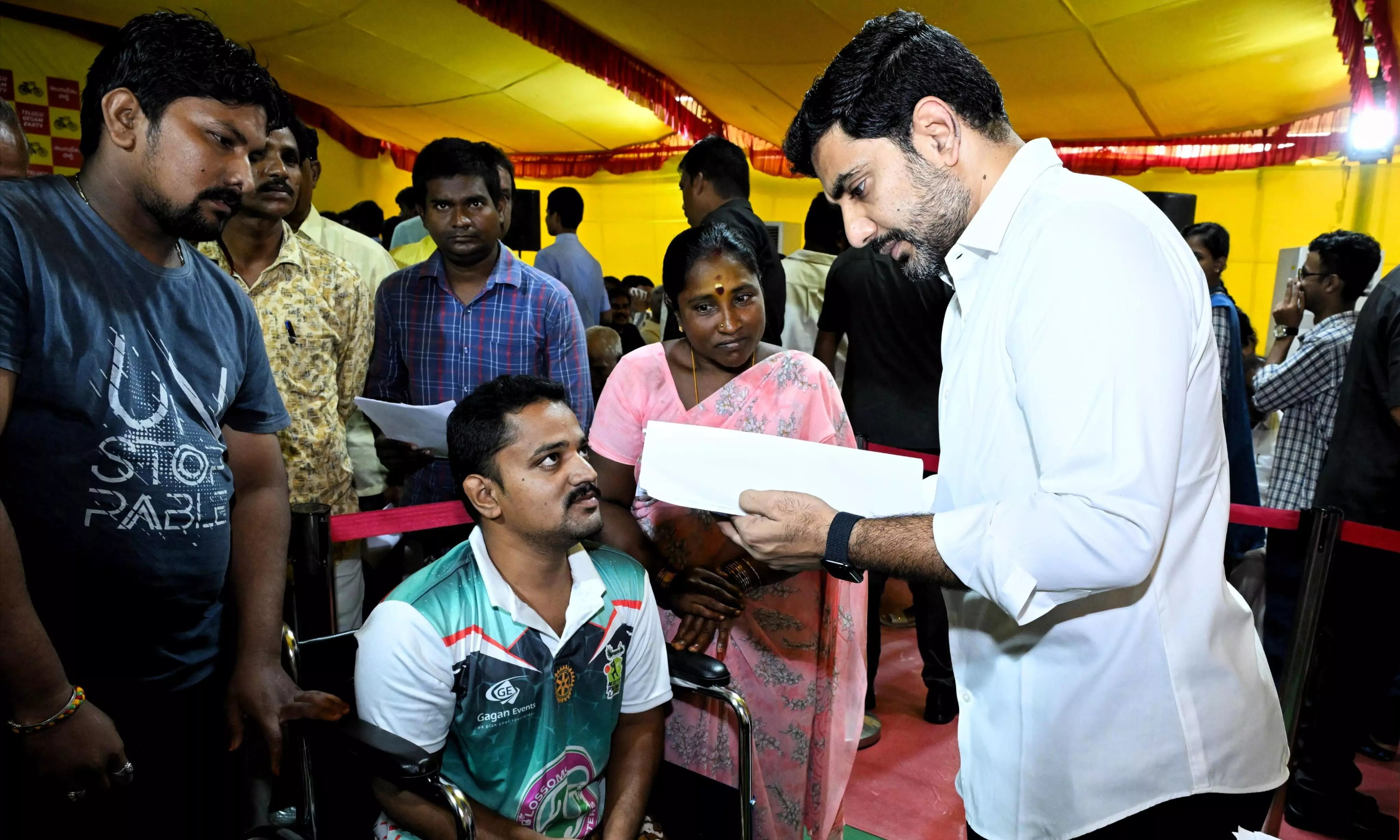 Lokesh holds praja darbar in Undavalli