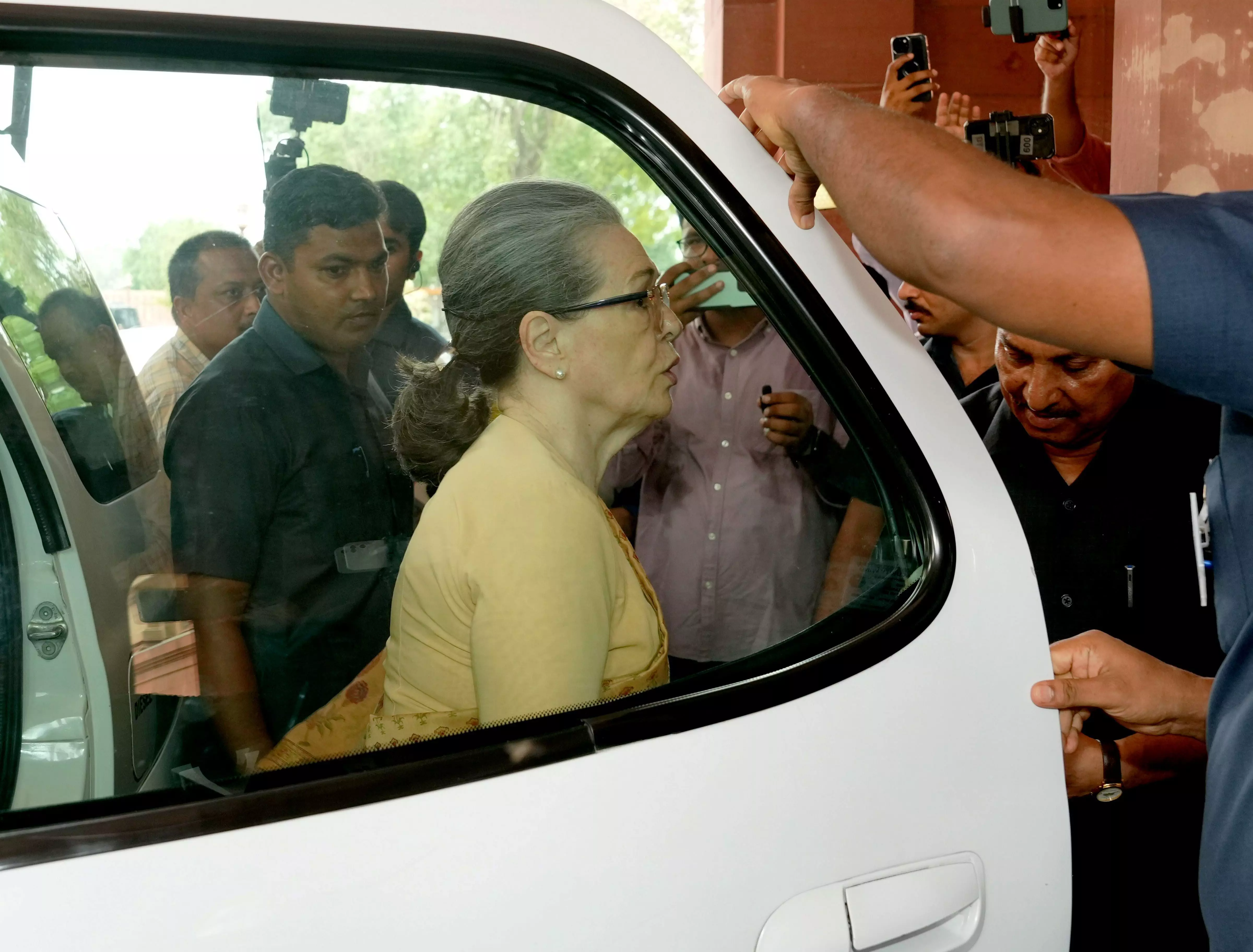 Sonia Gandhi attacks Centre for not conducting Census